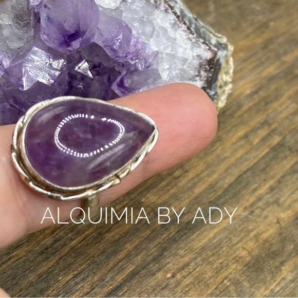 Alquimia Purple Teardrop Ring - Picture 4 of 8